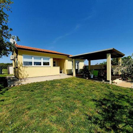 Holiday House Romi Пула Екстер'єр фото