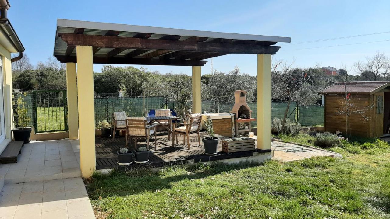 Holiday House Romi Пула Екстер'єр фото