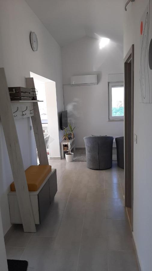 Holiday House Romi Пула Екстер'єр фото
