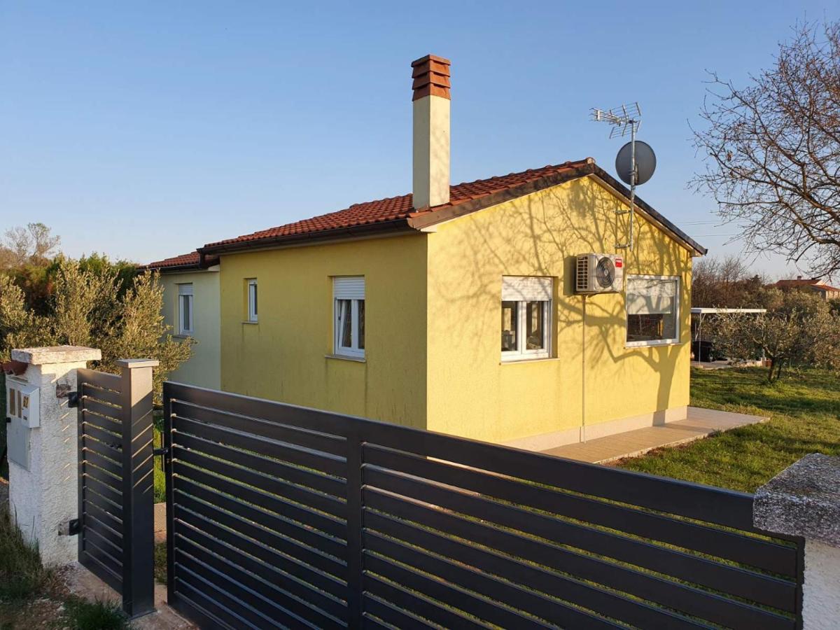 Holiday House Romi Пула Екстер'єр фото