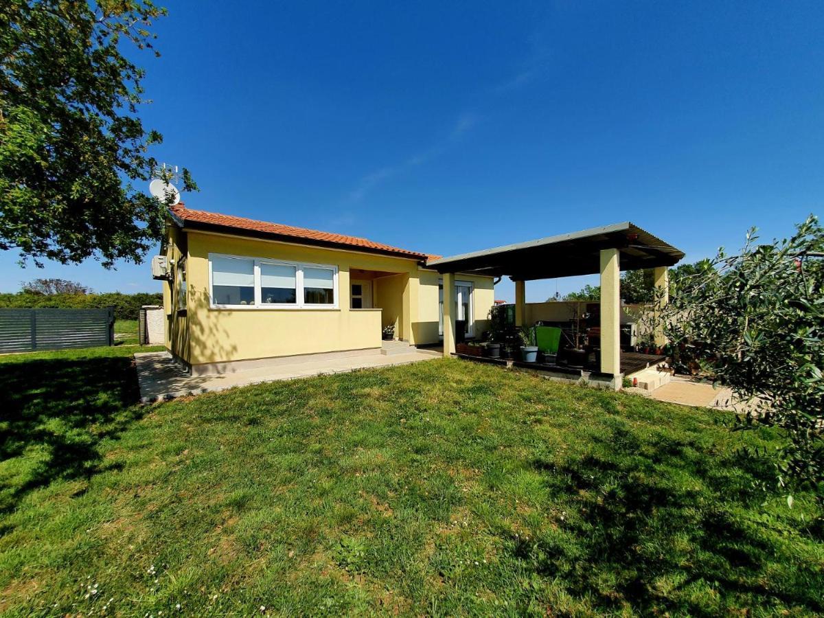 Holiday House Romi Пула Екстер'єр фото